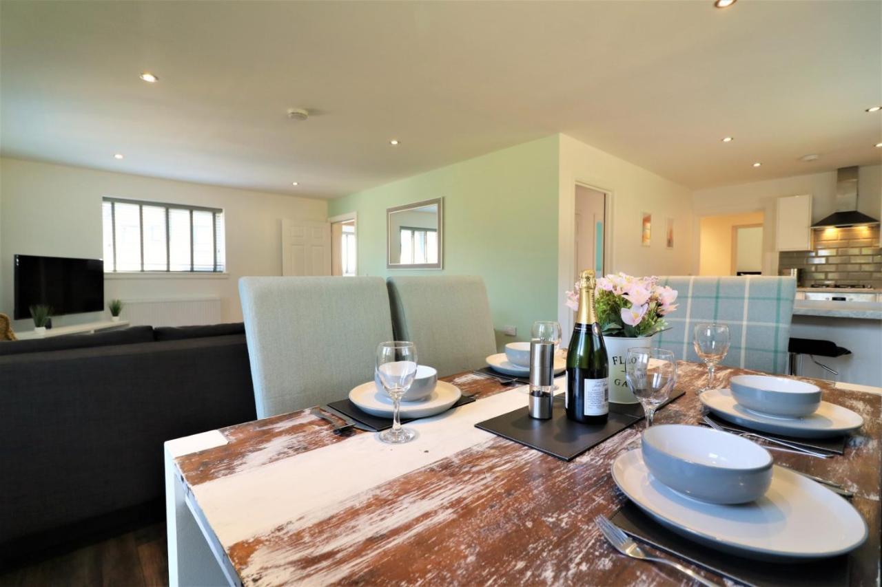Signature - Railway House 5 Bed *