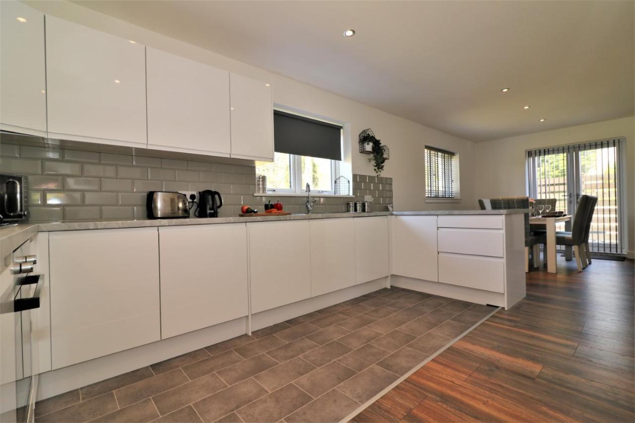 Signature - Railway House 5 Bed *
