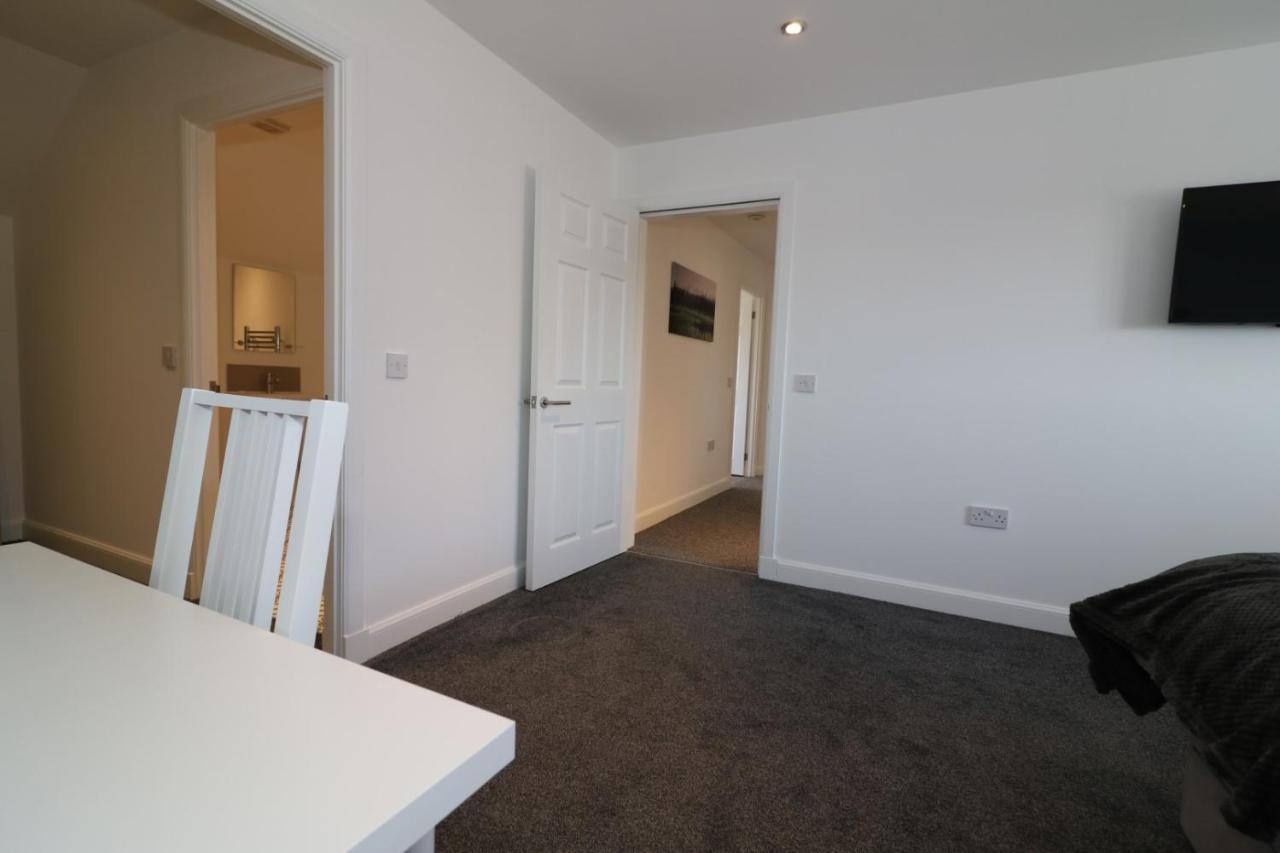 Signature - Railway House 5 Bed Apartment *