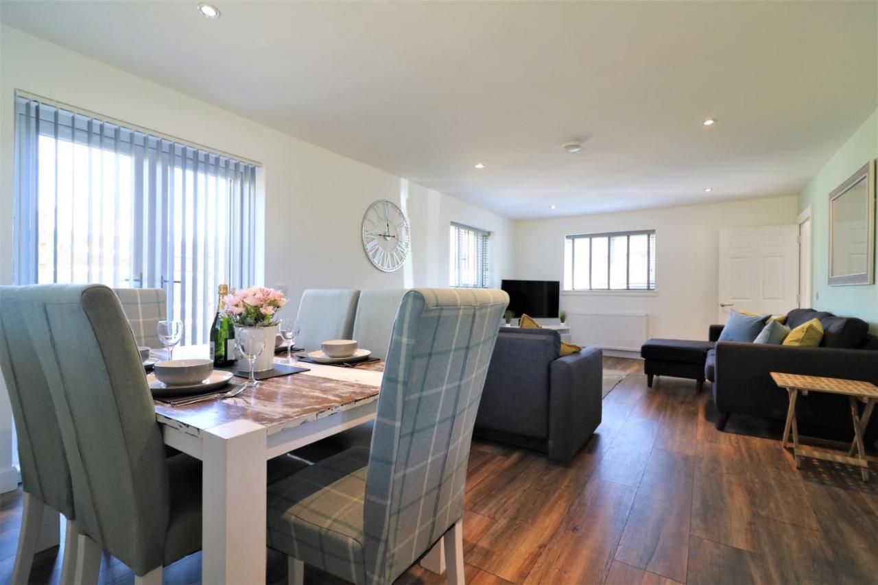 Signature - Railway House 5 Bed *