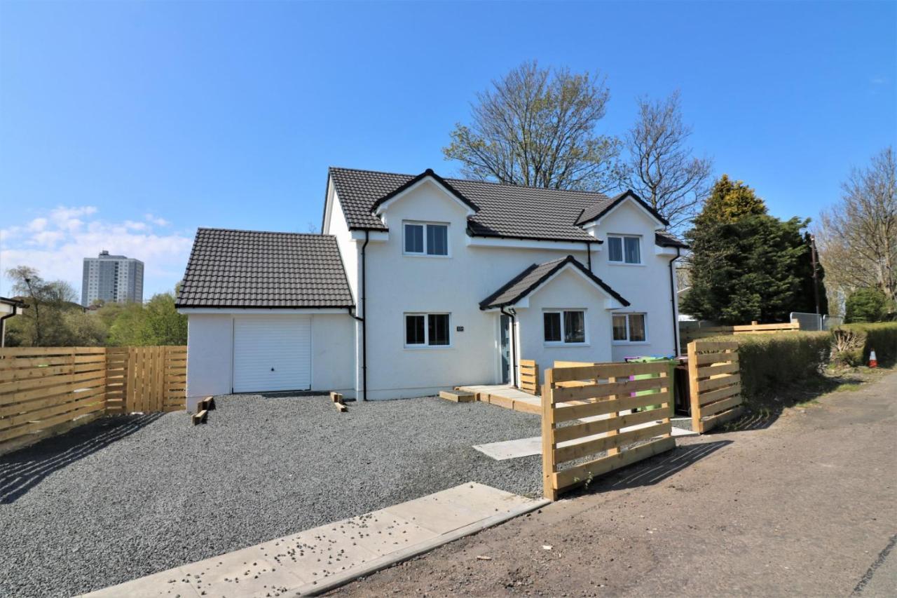 Signature - Railway House 5 Bed *