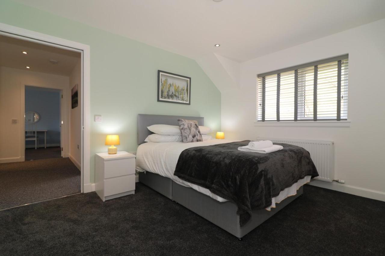 Signature - Railway House 5 Bed Apartment *