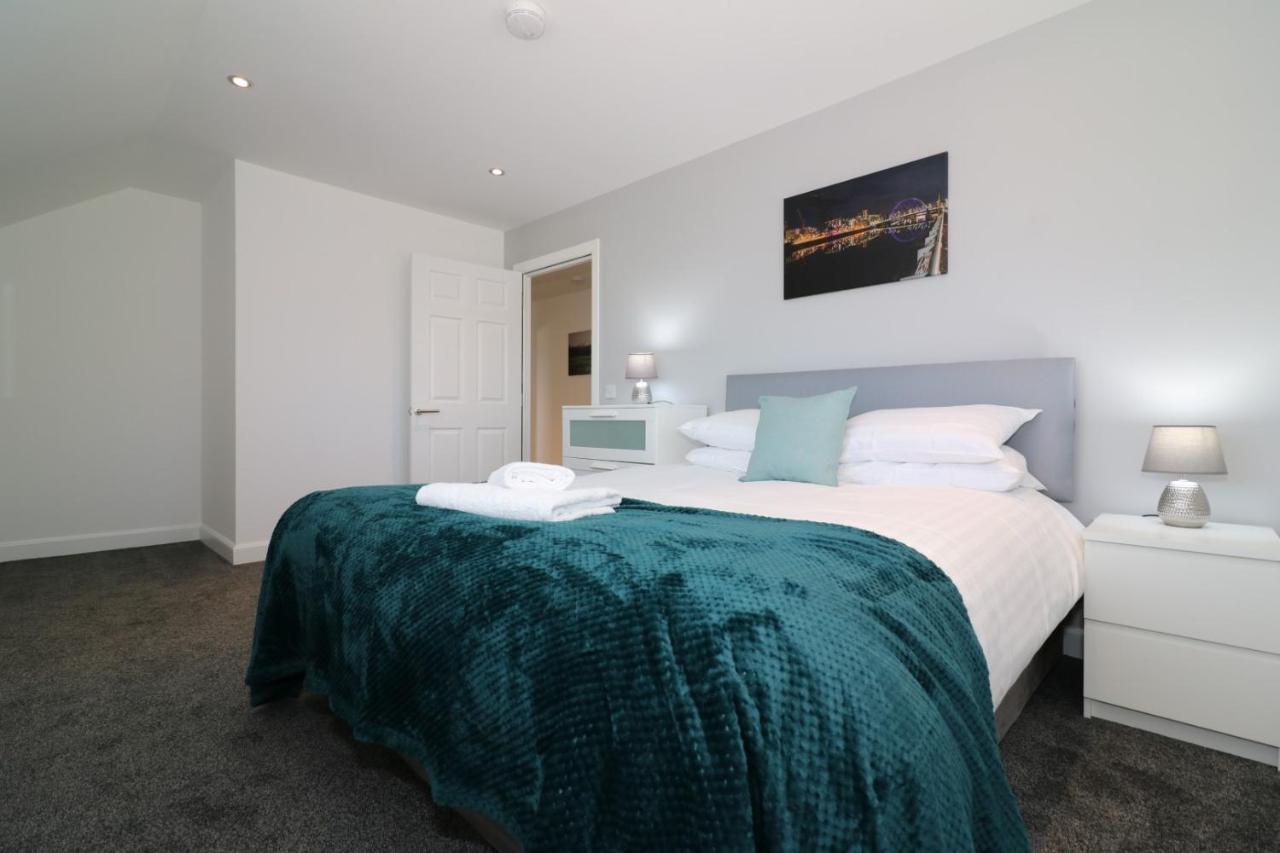 Signature - Railway House 5 Bed Glasgow