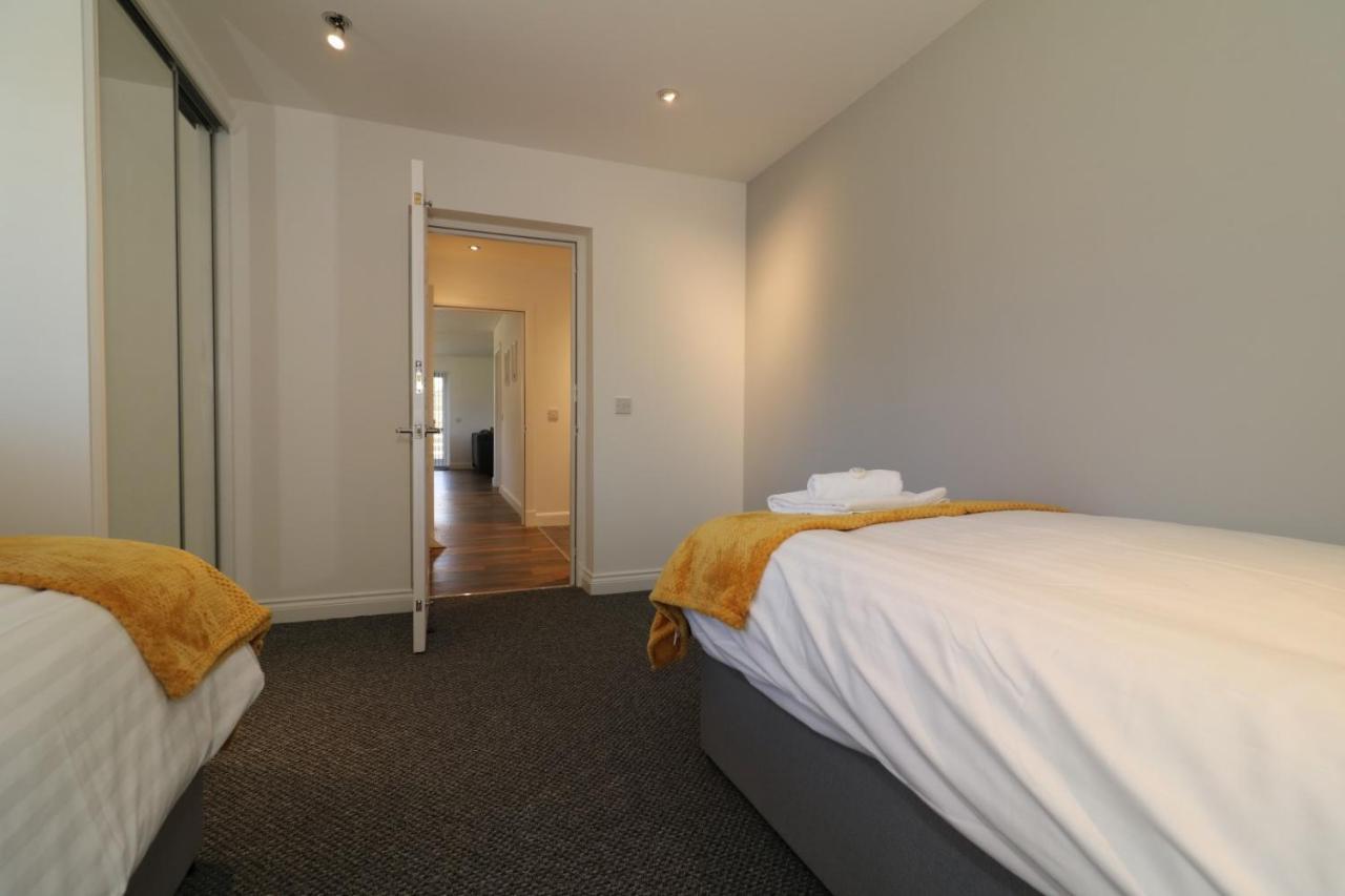Signature - Railway House 5 Bed Apartment *