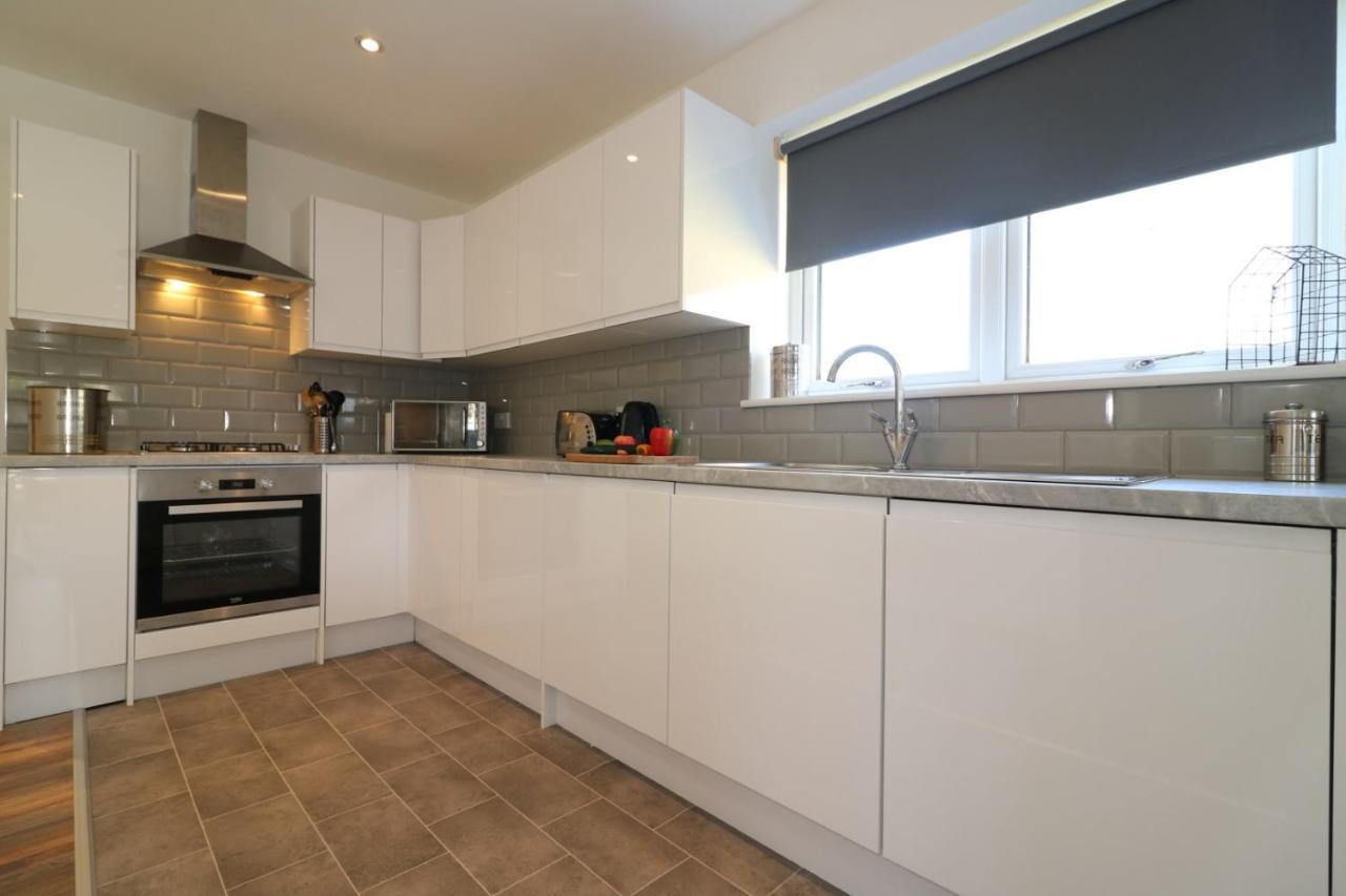 Signature - Railway House 5 Bed Glasgow