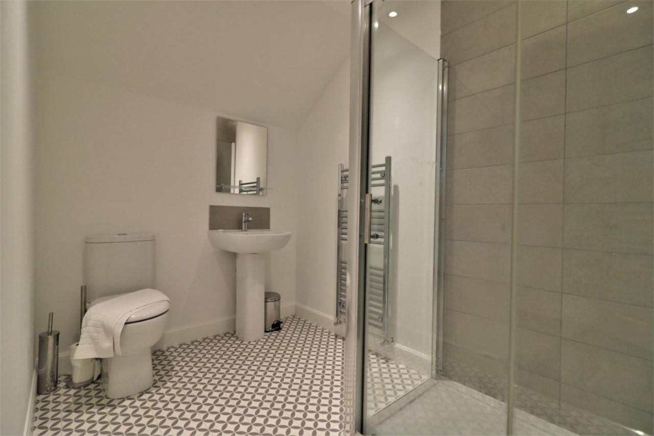 Apartment Signature - Railway House 5 Bed