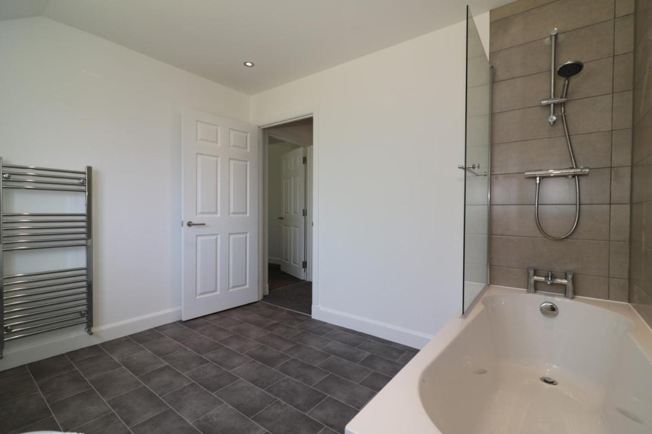 Signature - Railway House 5 Bed *