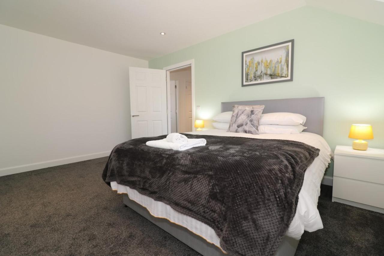 Signature - Railway House 5 Bed Apartment