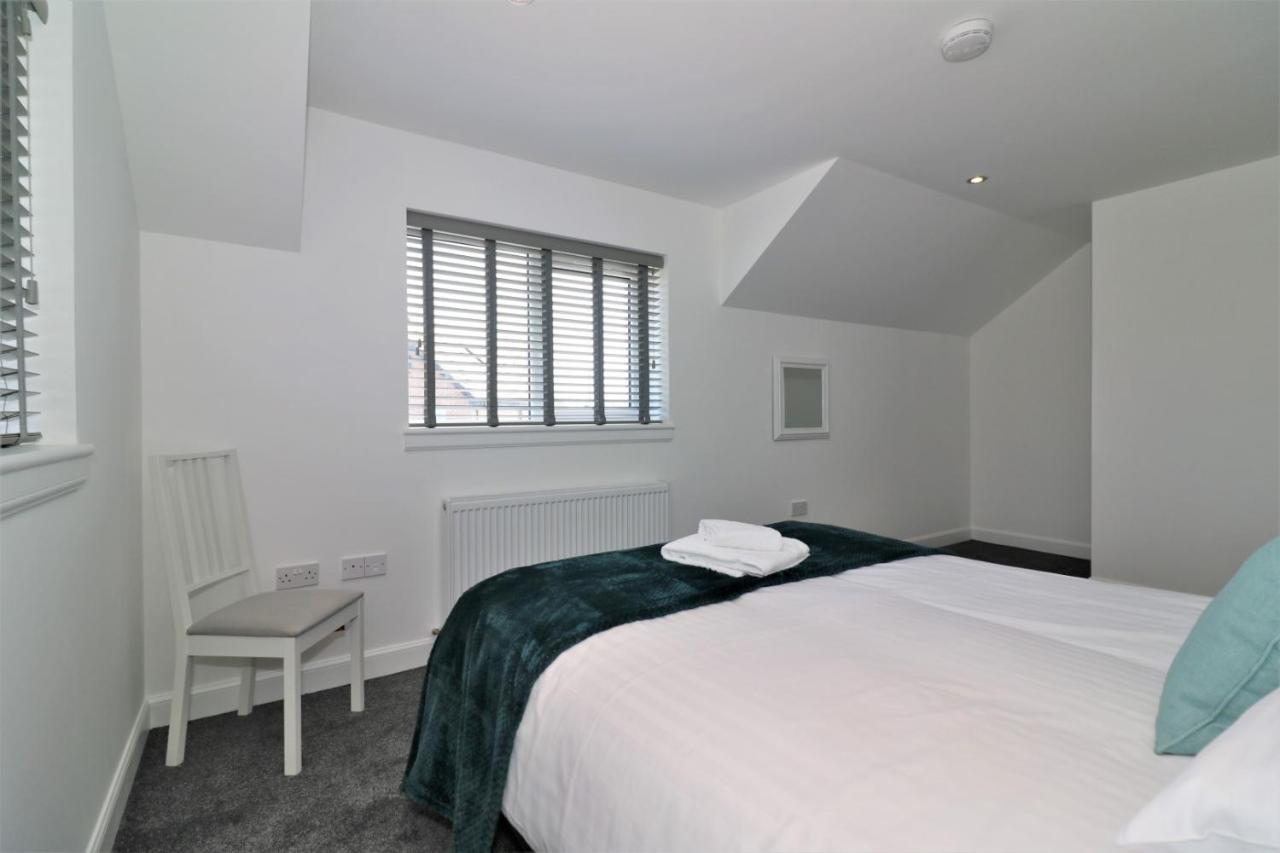 Signature - Railway House 5 Bed Apartment *