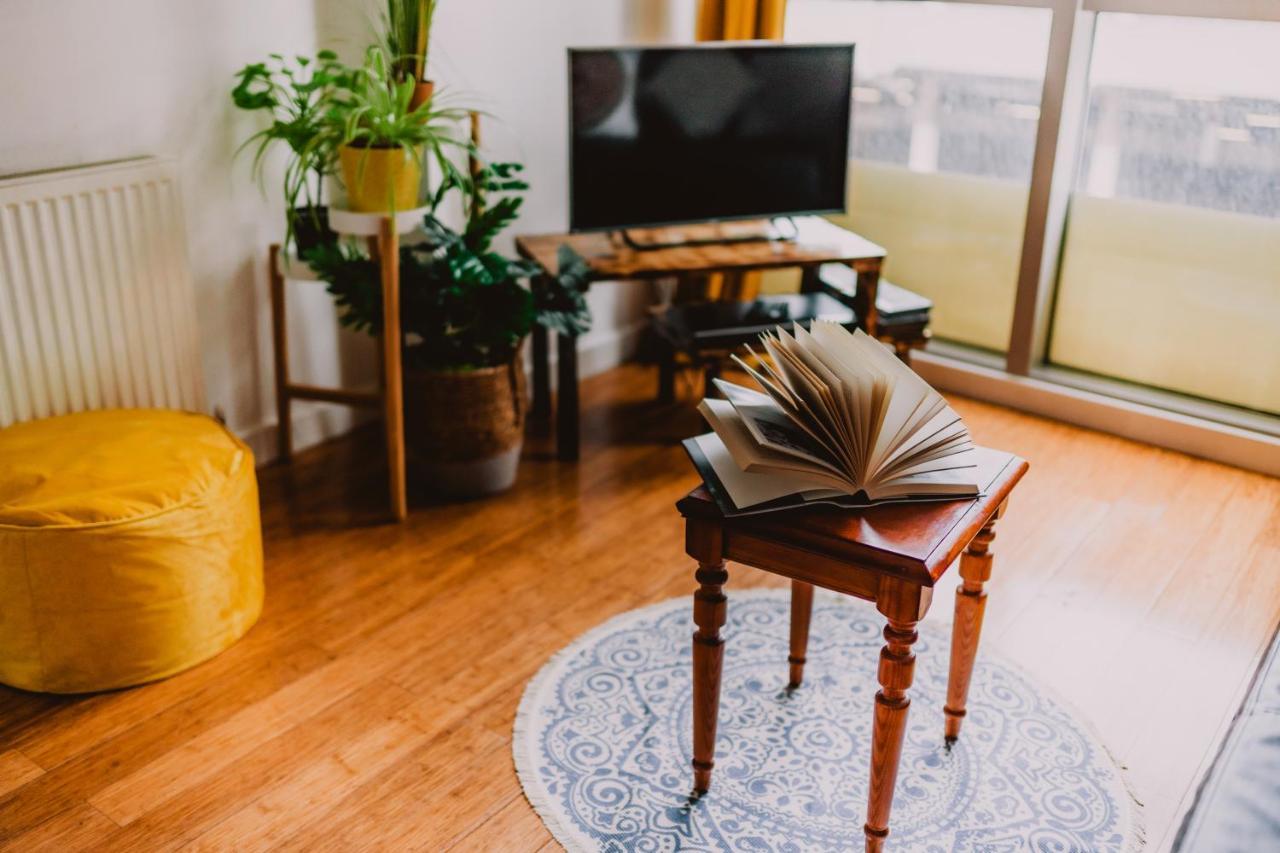 Lovely Bohemian In Heart Of Life Apartment *