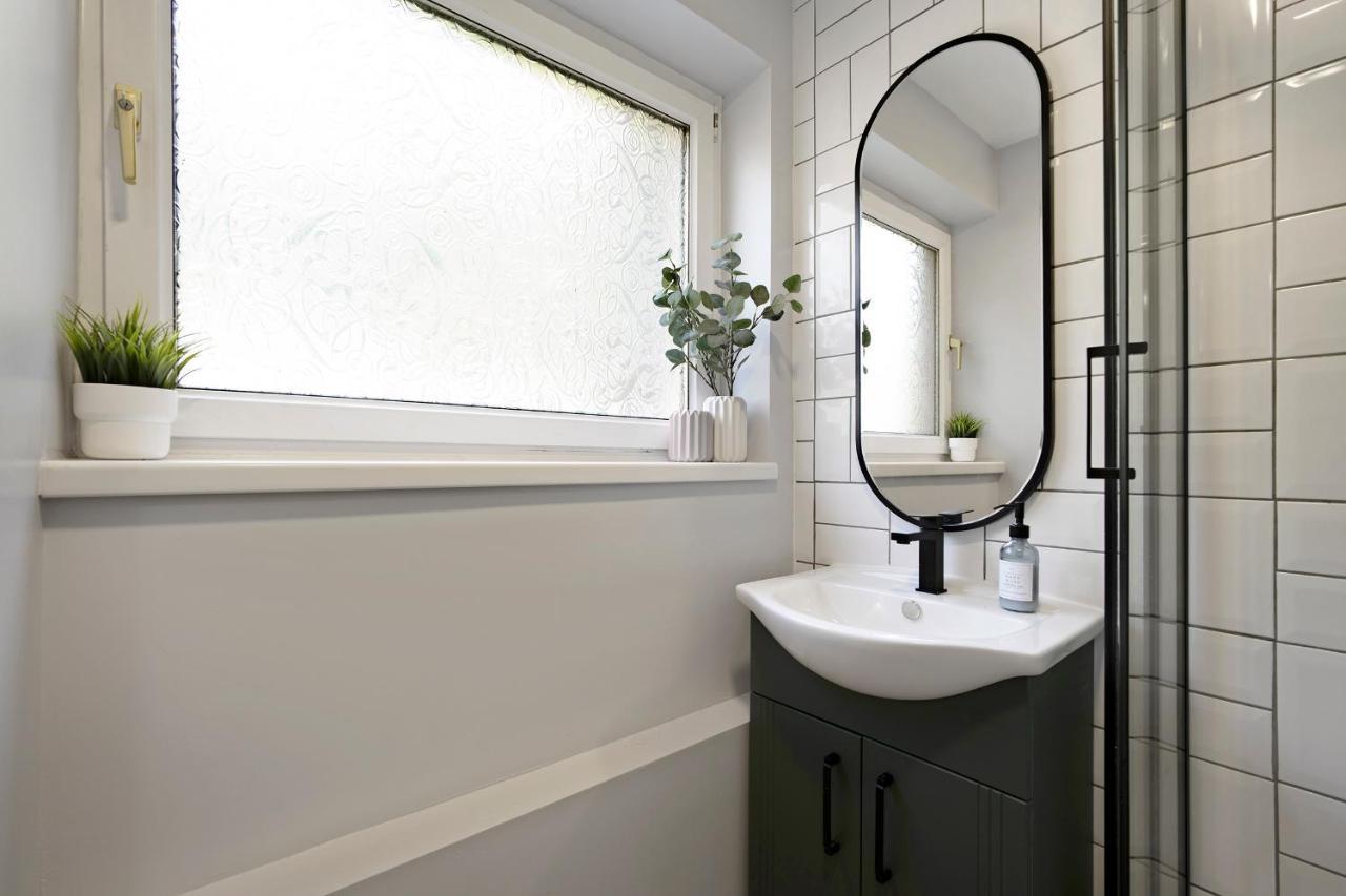 Apartment Luxury 1 Bedroom Serviced In Centre