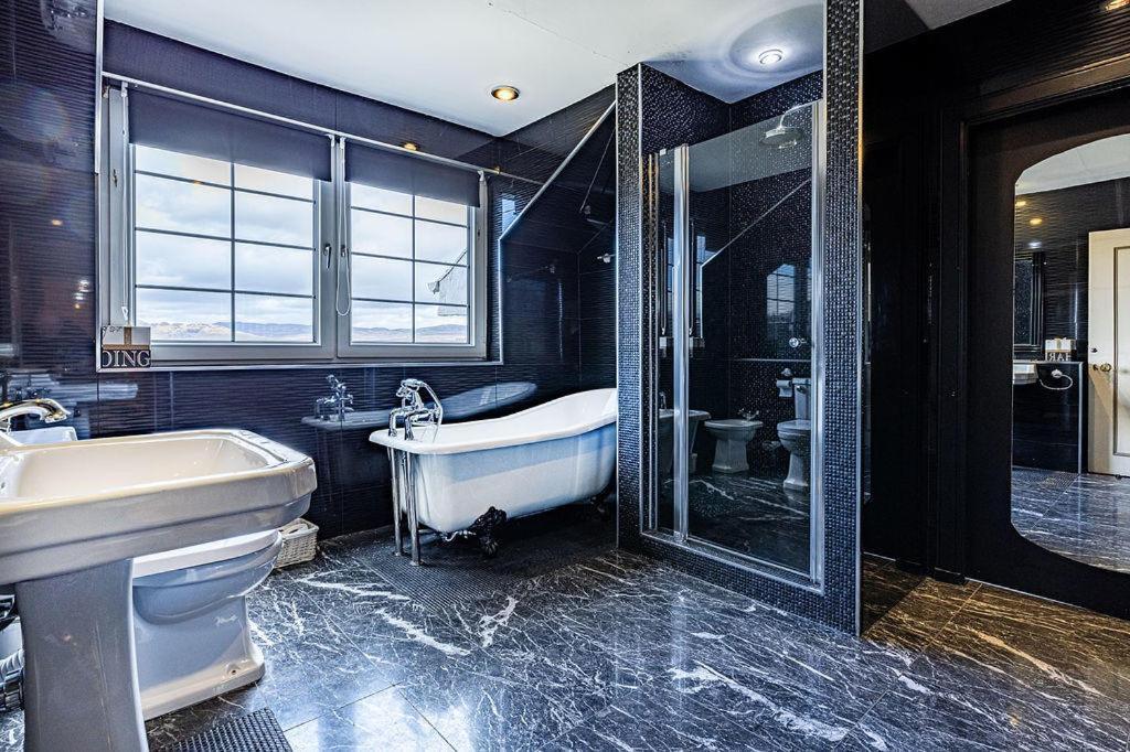 Finn Village - Loch Lomond With An Indoor Jacuzzi Whirlpool Bathtub * Glasgow