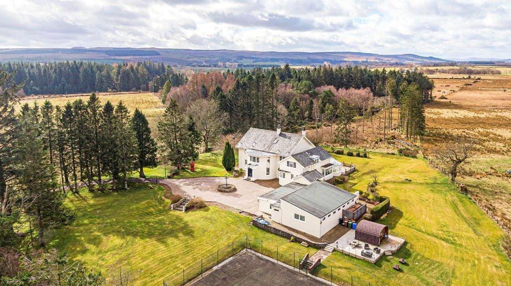 Homestay Finn Village - Loch Lomond With An Indoor Jacuzzi Whirlpool Bathtub