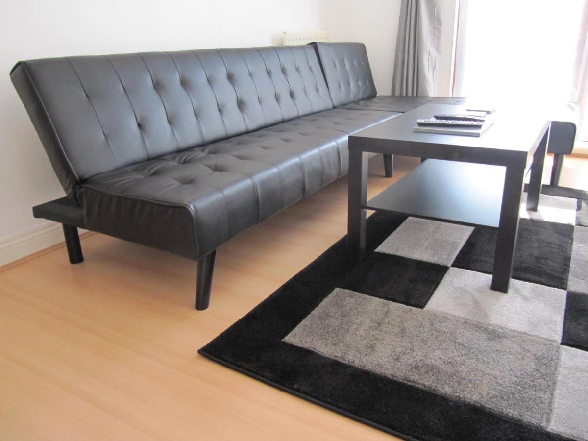 Apartment Cozy Off Road 2 Bedroom With Free Wi-fi And Private Parking *