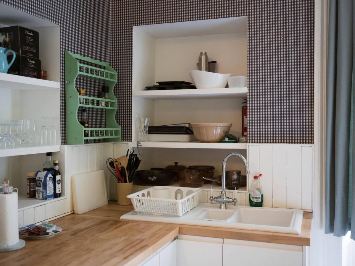 Pass The Keys Artistic And Stylish 2 Bedroom Flat In Centre *