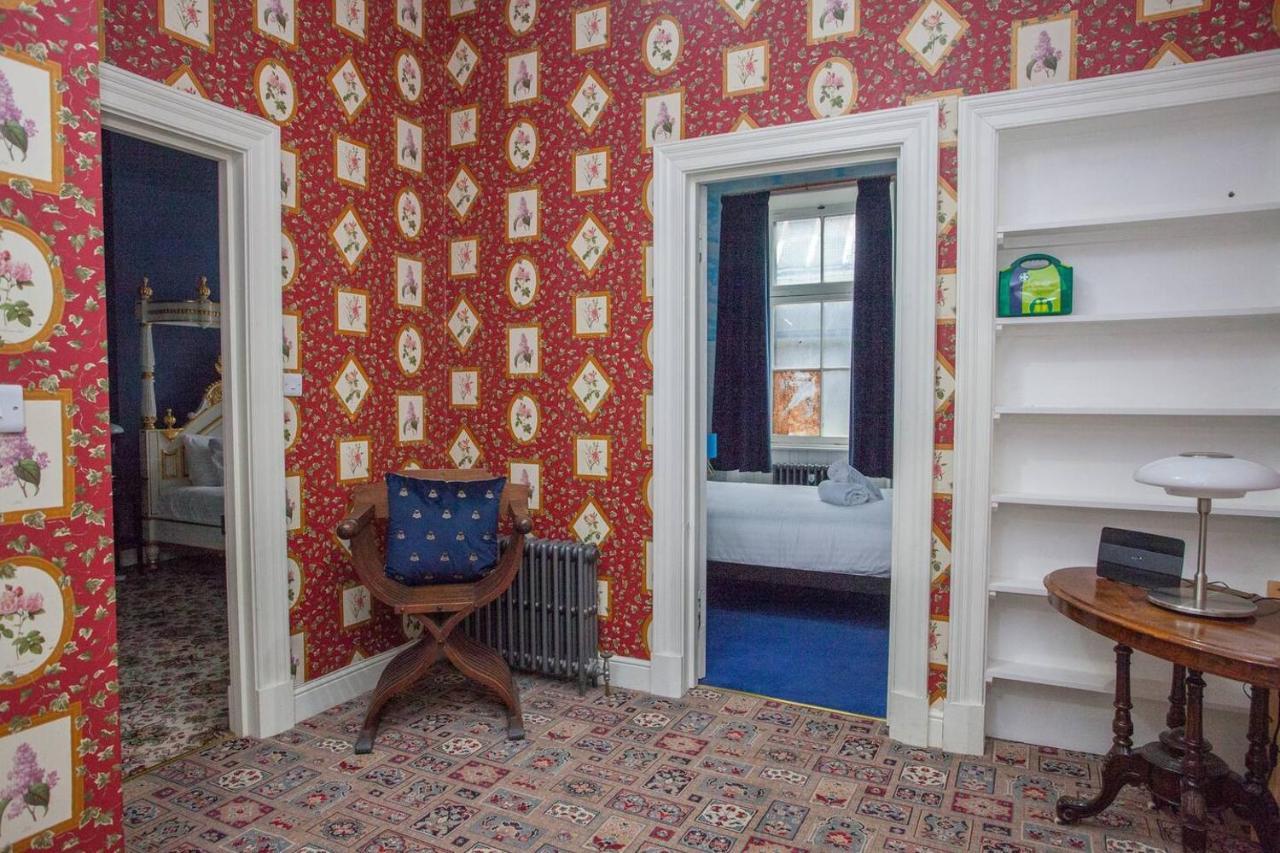 Pass The Keys Artistic And Stylish 2 Bedroom Flat In Centre *