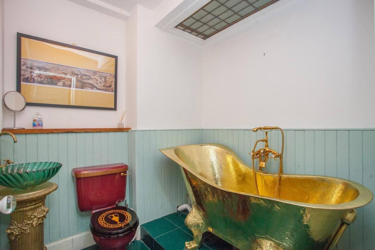 Pass The Keys Artistic And Stylish 2 Bedroom Flat In Centre Glasgow
