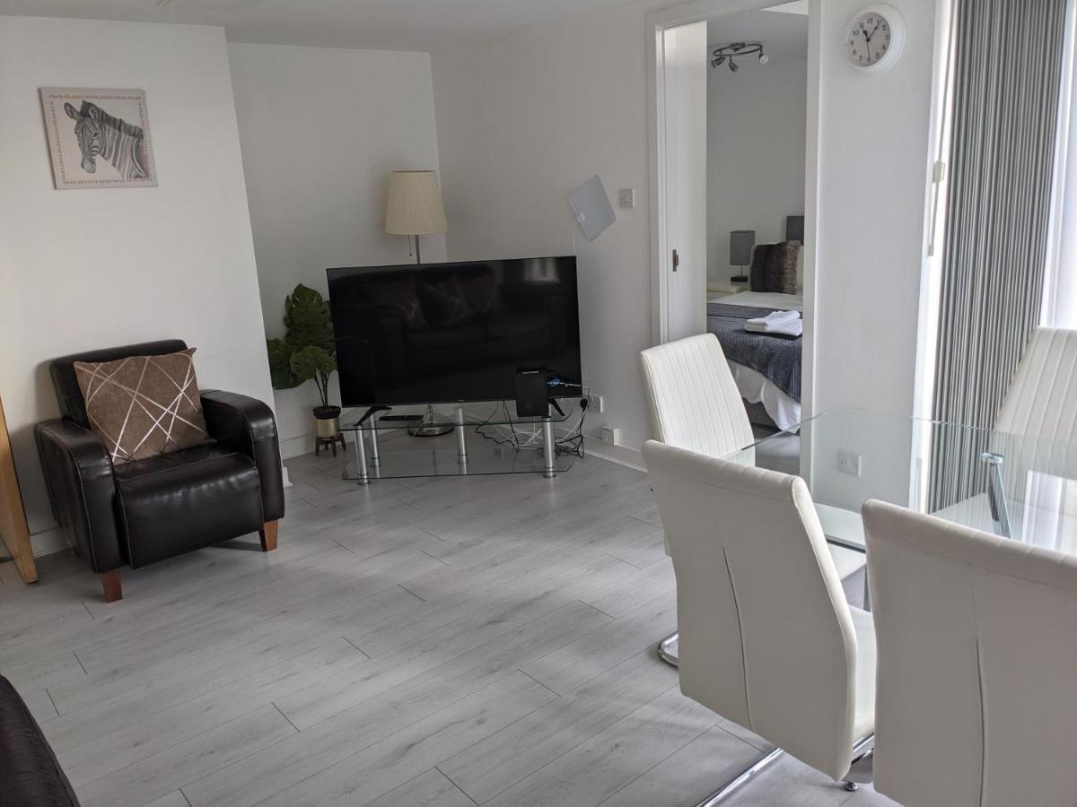 Apartment Centre Waterfront *