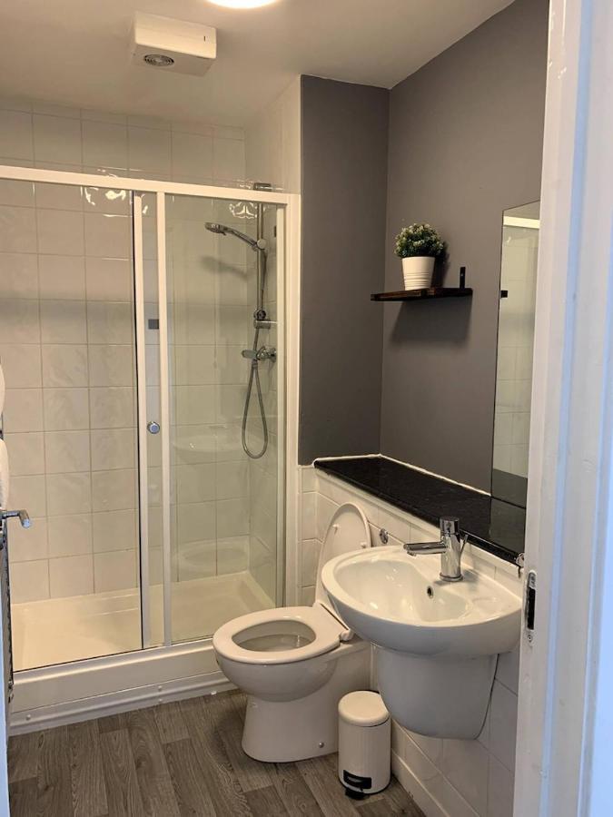 Modern 2 Bedroom Flat With Free Parking In Cambuslang, * Glasgow