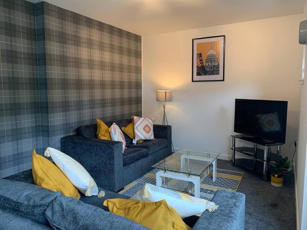 Modern 2 Bedroom Flat With Free Parking In Cambuslang, Apartment