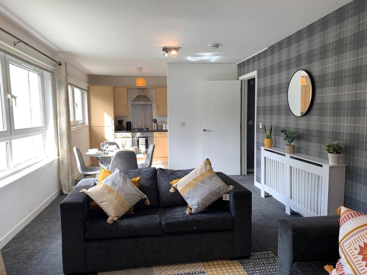 Modern 2 Bedroom Flat With Free Parking In Cambuslang, Apartment