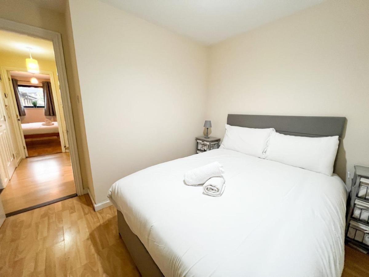 2 Bedroom - River Clyde - Parking Apartment