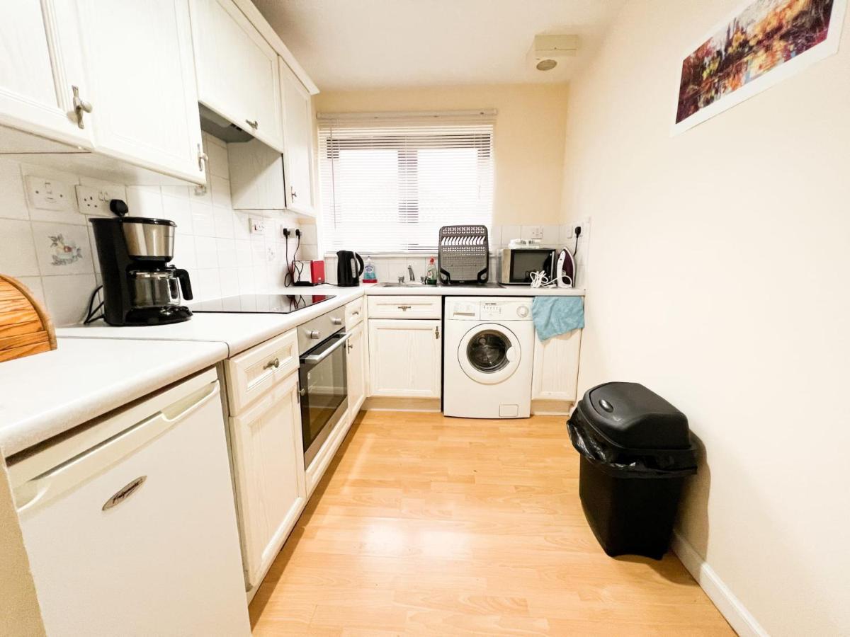 2 Bedroom - River Clyde - Parking Apartment Glasgow