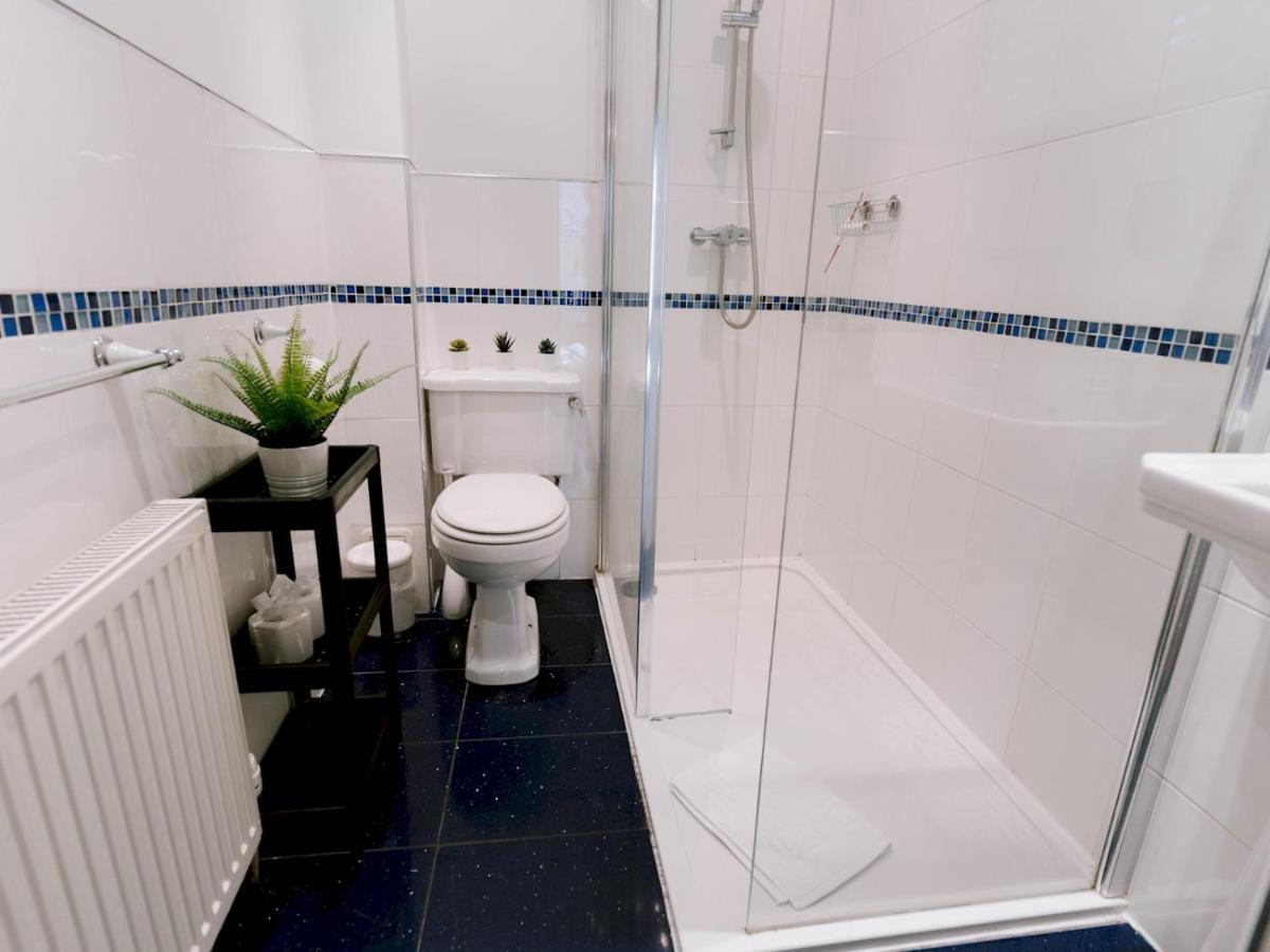 Pass The Keys 2 Bed In West End *
