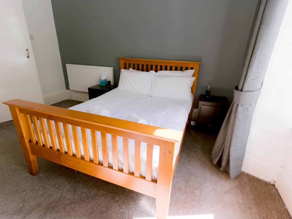 Pass The Keys 2 Bed In West End
