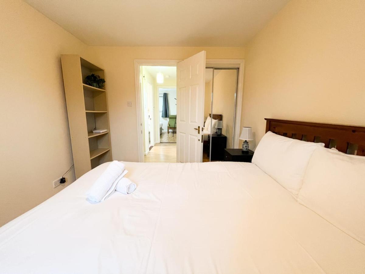 Apartment 2 Bedroom - River Clyde - Parking