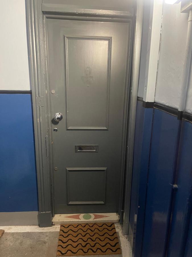 Apartment 2 Bedroom Flat In West End