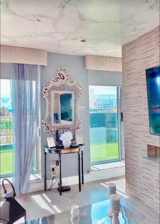 Two Bedroom Penthouse Apartment Glasgow