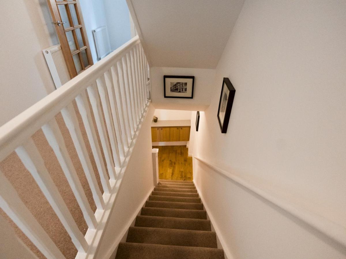 Pass The Keys Beautiful Unique 3bed Mews House *