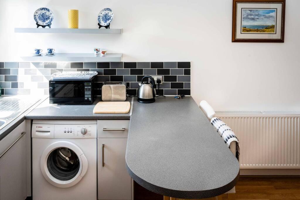 Charming 1-bed Southside Flat In Great Location Apartment