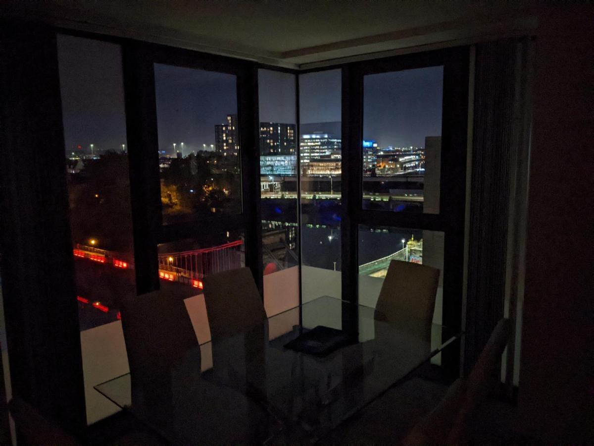 Centre Waterfront Apartment *