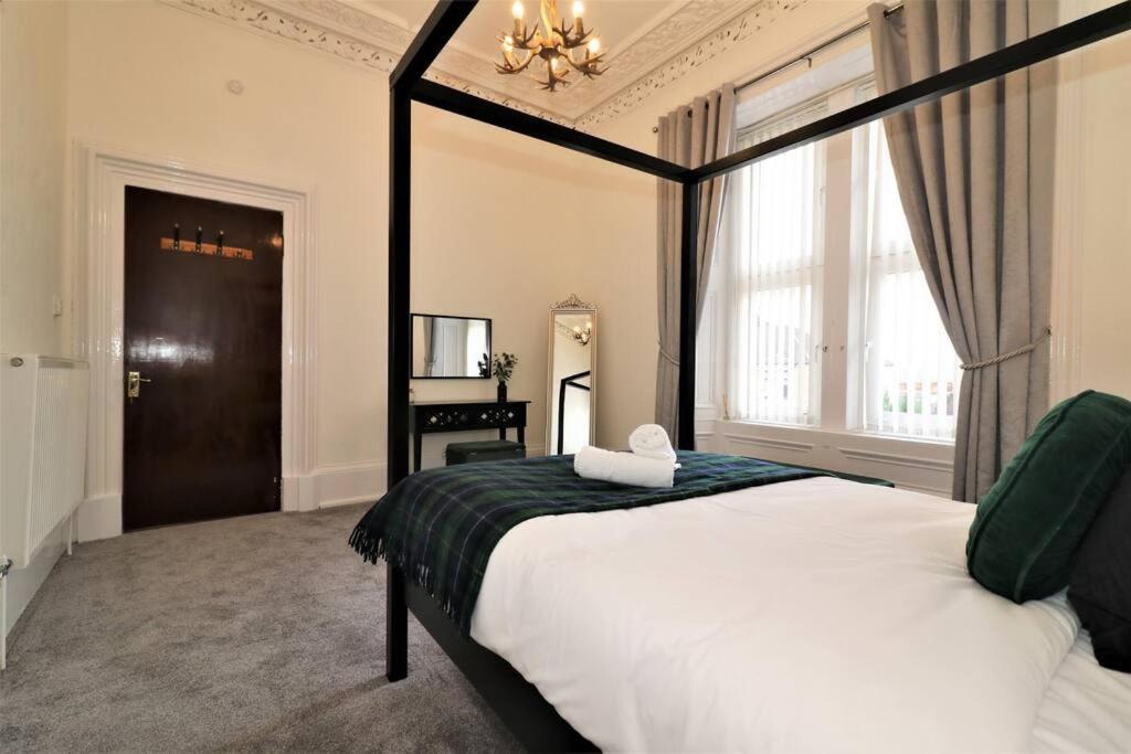 10 Bedrooms Pool Table Garden Piano Apartment