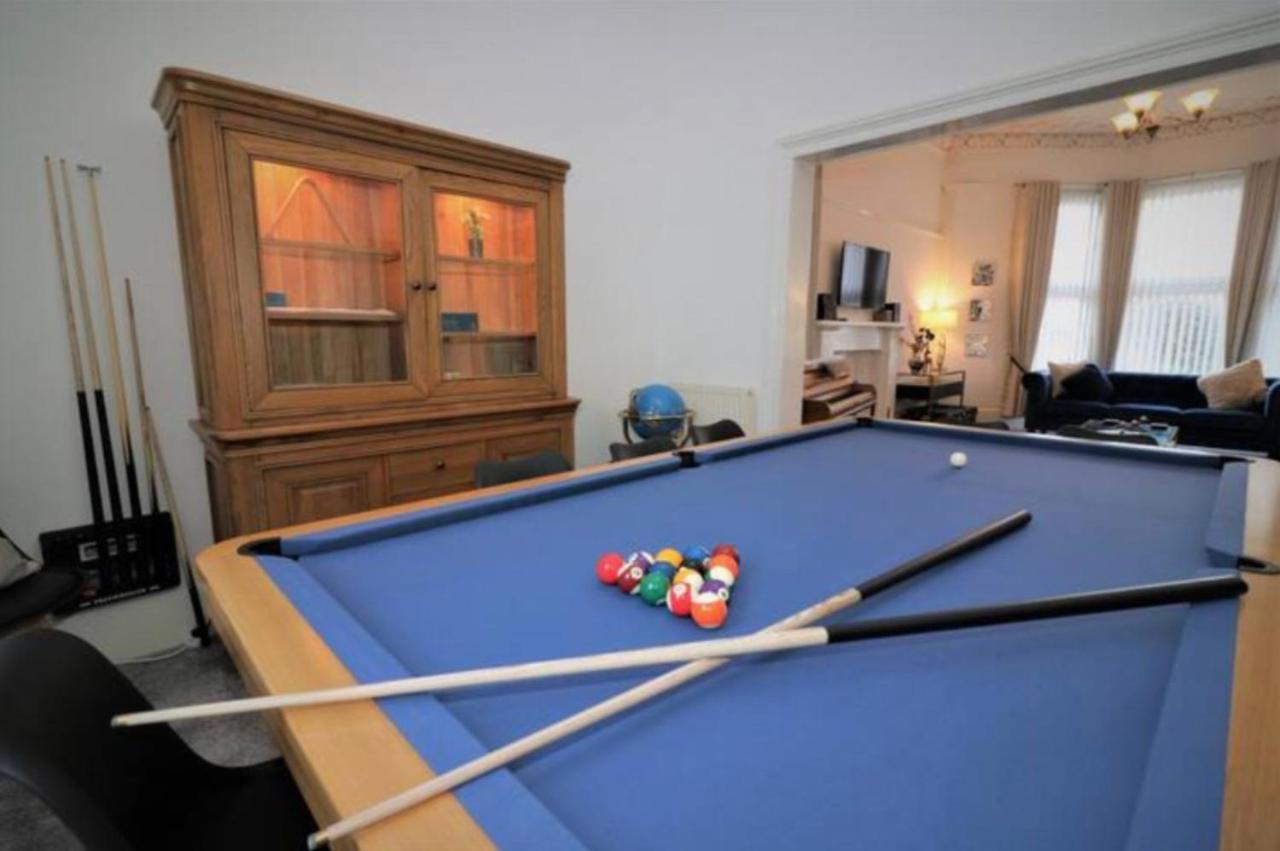 10 Bedrooms Pool Table Garden Piano Glasgow