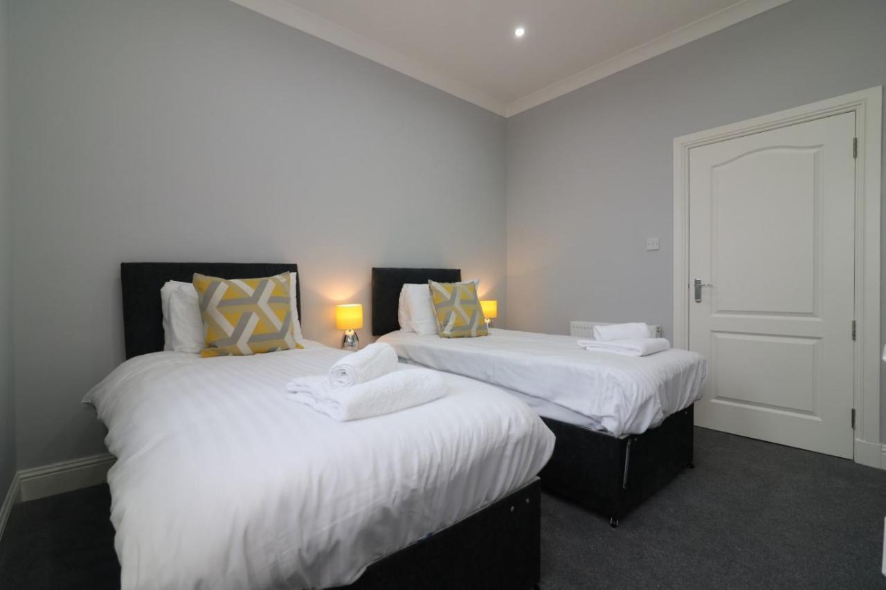 Signature - Greenlees Clubhouse Apartment *