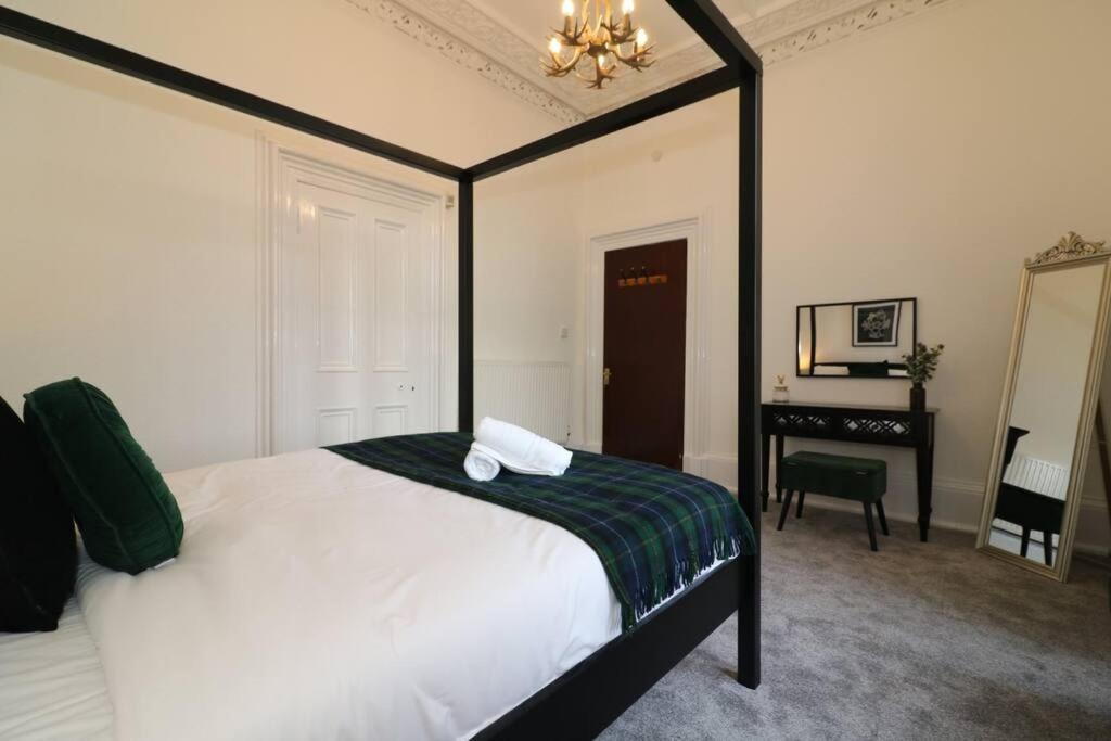 10 Bedrooms Pool Table Garden Piano Apartment