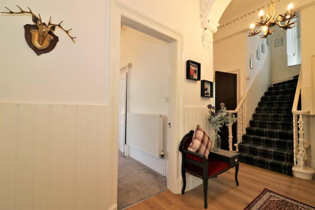 10 Bedrooms Pool Table Garden Piano Apartment