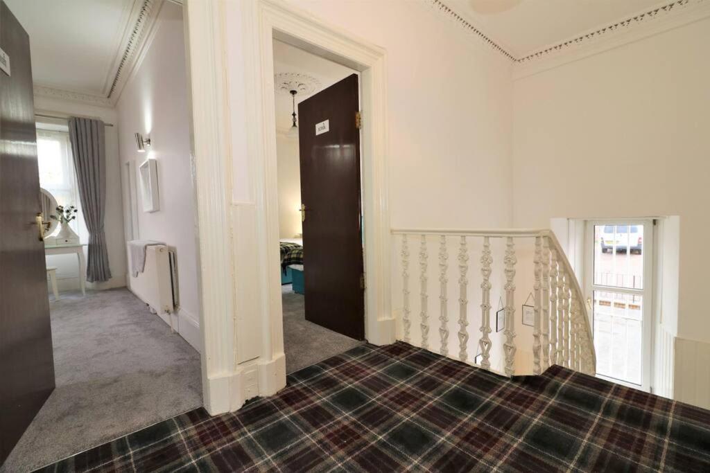 Apartment 10 Bedrooms Pool Table Garden Piano *