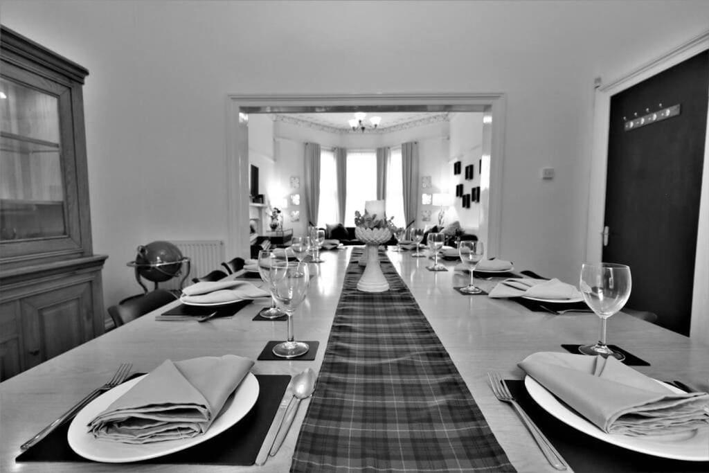 10 Bedrooms Pool Table Garden Piano Apartment *
