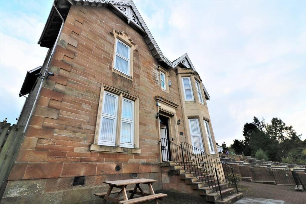 10 Bedrooms Pool Table Garden Piano Glasgow