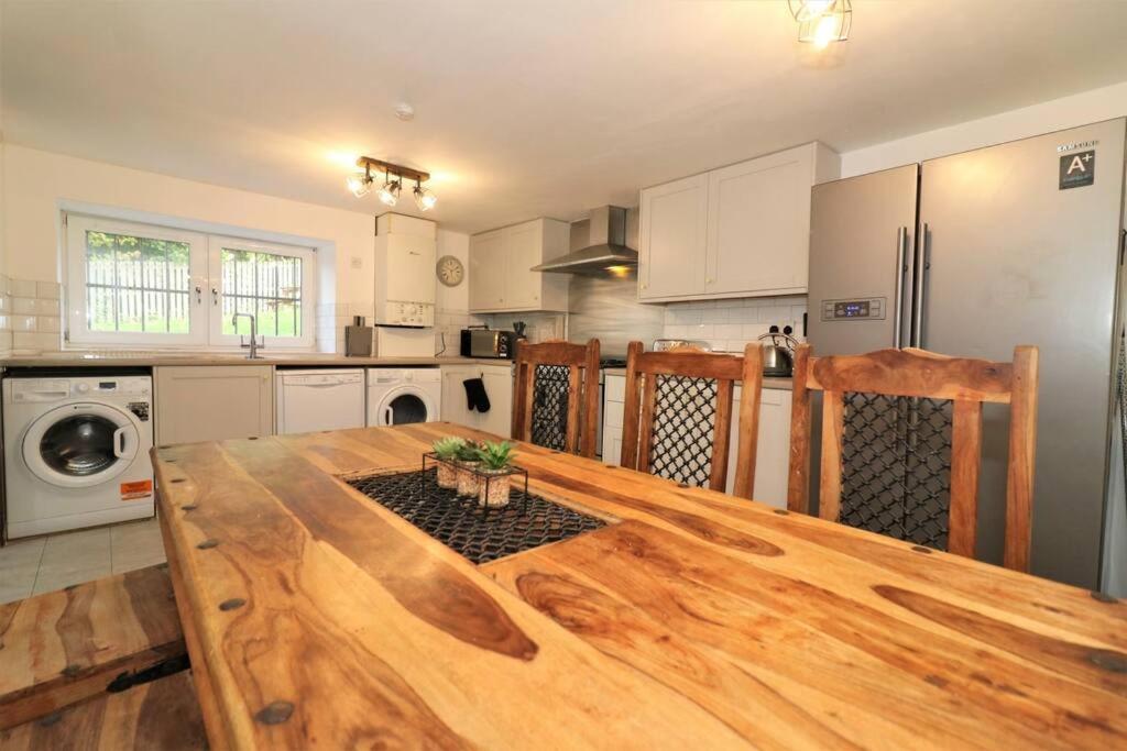 Apartment 10 Bedrooms Pool Table Garden Piano Glasgow
