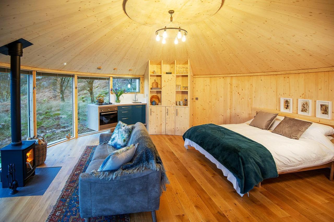 Craigmaddie Muir Roundhouse With Hot Tub Romantic, Luxury, Rural For 2 Near Milngavie Apartment