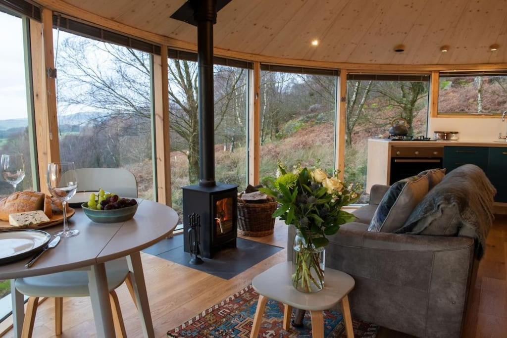 Craigmaddie Muir Roundhouse With Hot Tub Romantic, Luxury, Rural For 2 Near Milngavie Apartment