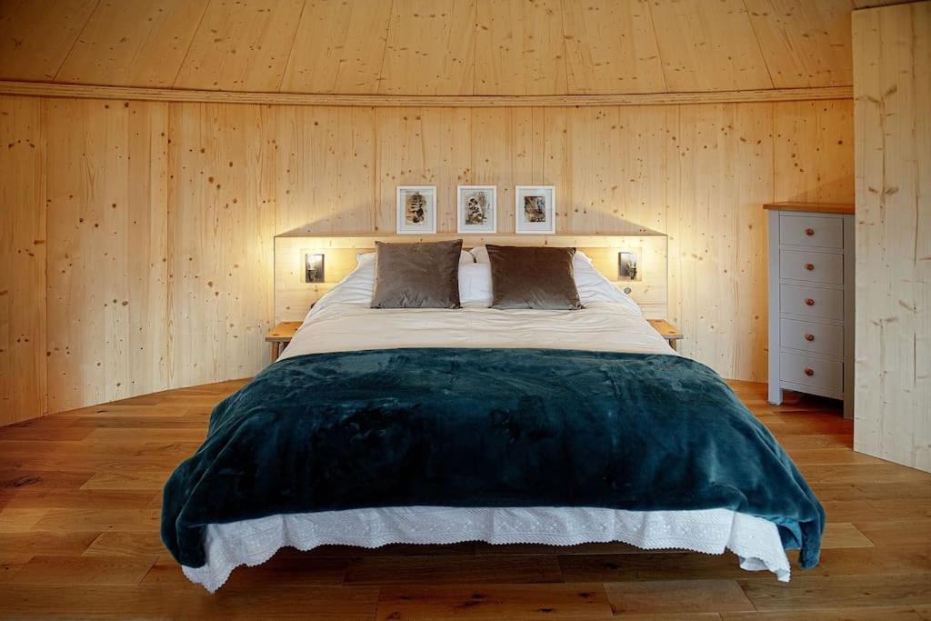 Craigmaddie Muir Roundhouse With Hot Tub Romantic, Luxury, Rural For 2 Near Milngavie * Glasgow