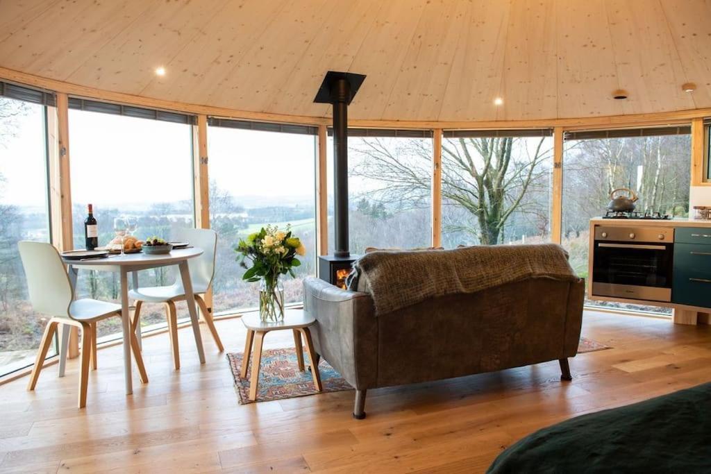 Craigmaddie Muir Roundhouse With Hot Tub Romantic, Luxury, Rural For 2 Near Milngavie
