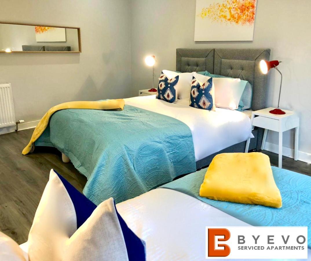 Holiday home Byevo Almar - Close To And Airport - Perfect For Contractors Or Large Groups Glasgow