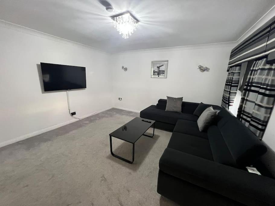 Holiday home Lovely 3 Bed In With Free Parking